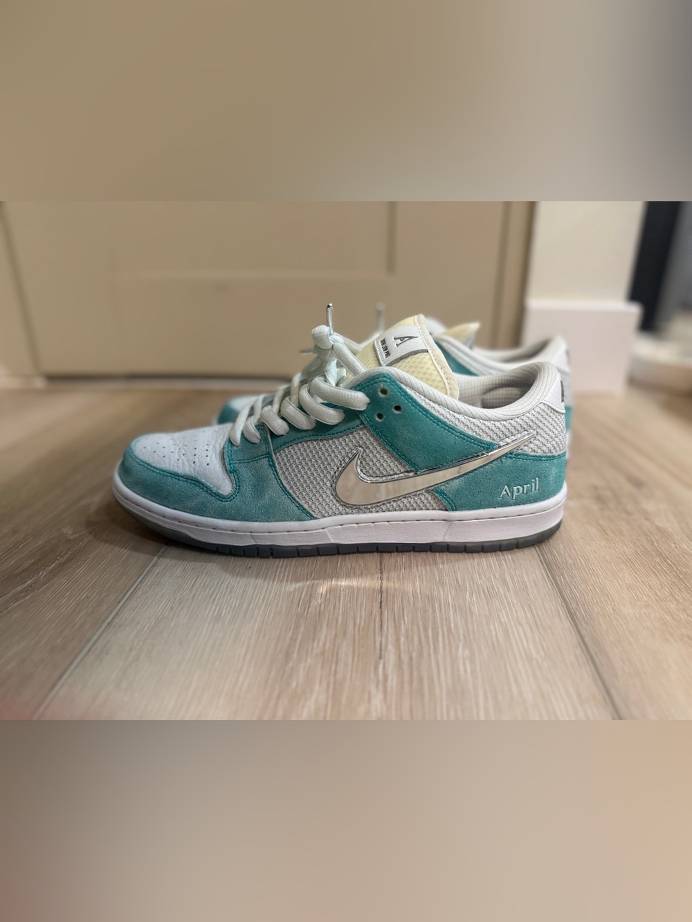 Nike SB Dunk Low April skateboards sneakers
